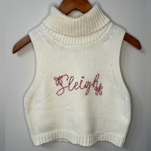 Le Lis Sweaters - LELIS Sleigh Christmas Sweater Vest Cream Holiday Turtleneck Small